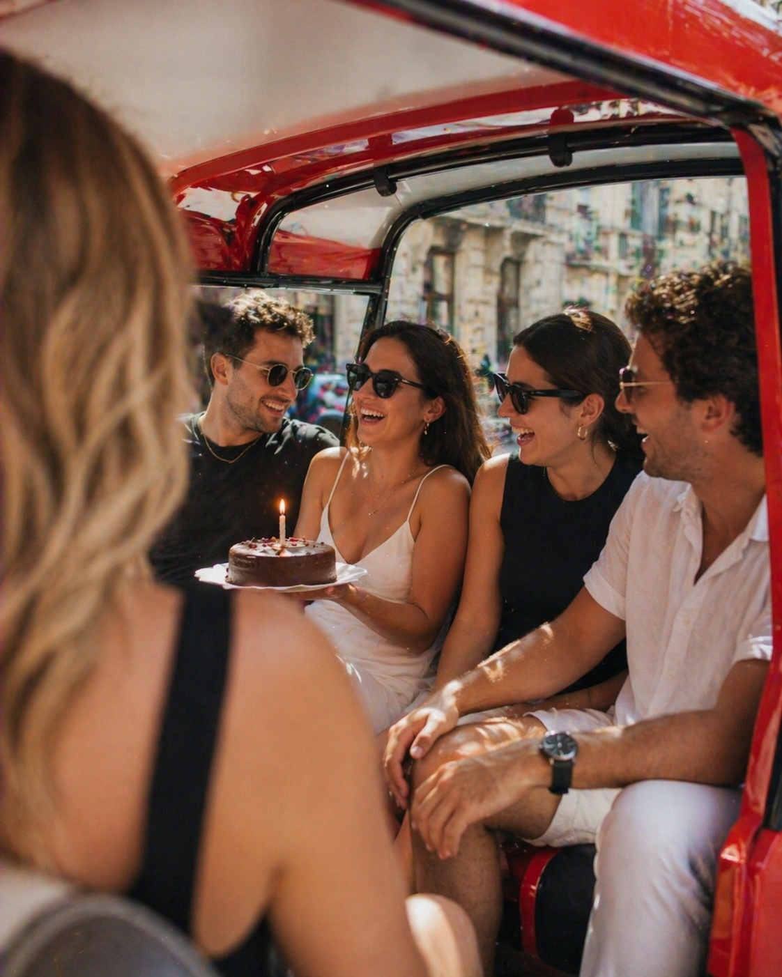 Fête d'anniversaire en tuktuk Tuktuk Ride avec gâteau et bougies