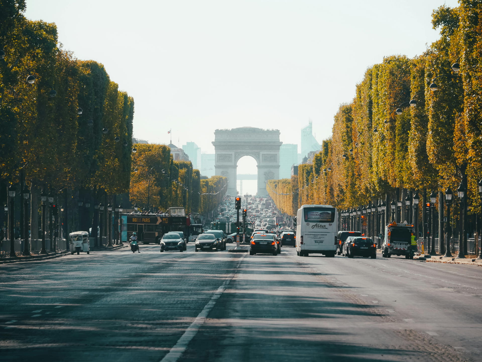 Avenue des Champs-Élysées en automne à Paris