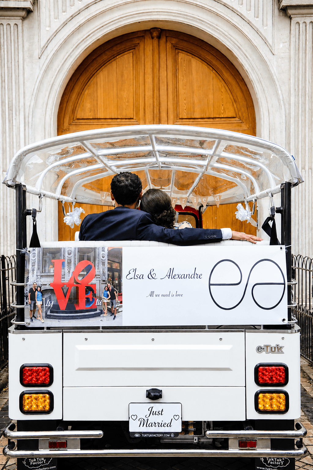 Mariage en tuktuk à Paris