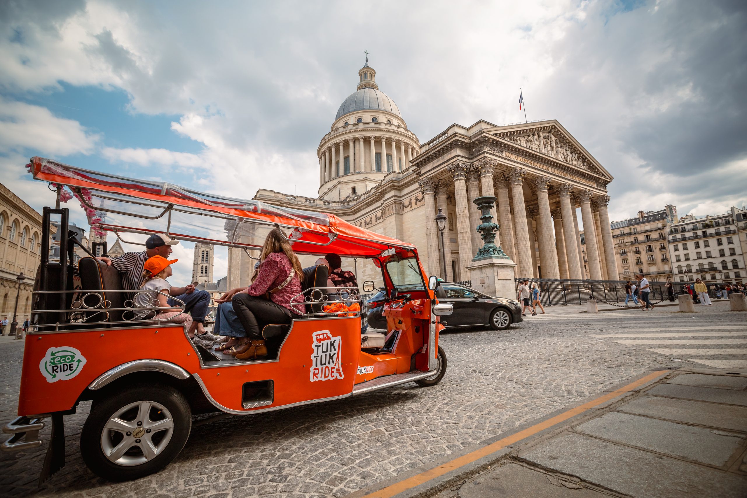 Tuktuk Tuktuk Ride devant le Panthéon à Paris