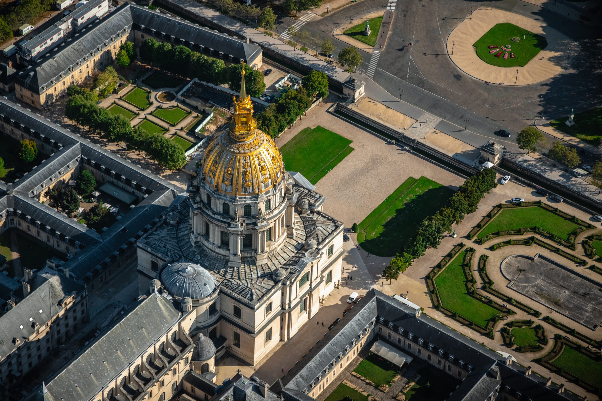 Vue aérienne du Dôme et de l'Hôtel des Invalides à Paris